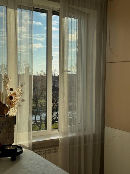Apartment Danes23 - Candy Studio, Self Check-in, Free Parking, Park And River View, Oldtown, A/c