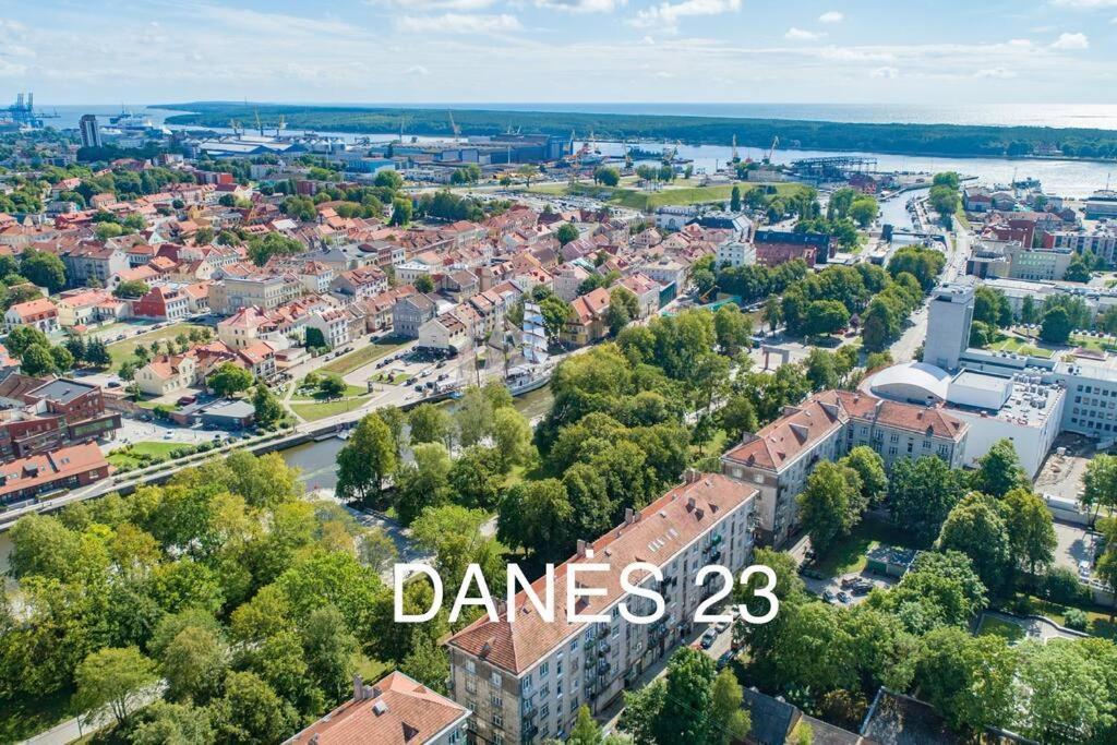 Danes23 - Candy Studio, Self Check-in, Free Parking, Park And River View, Oldtown, A/c