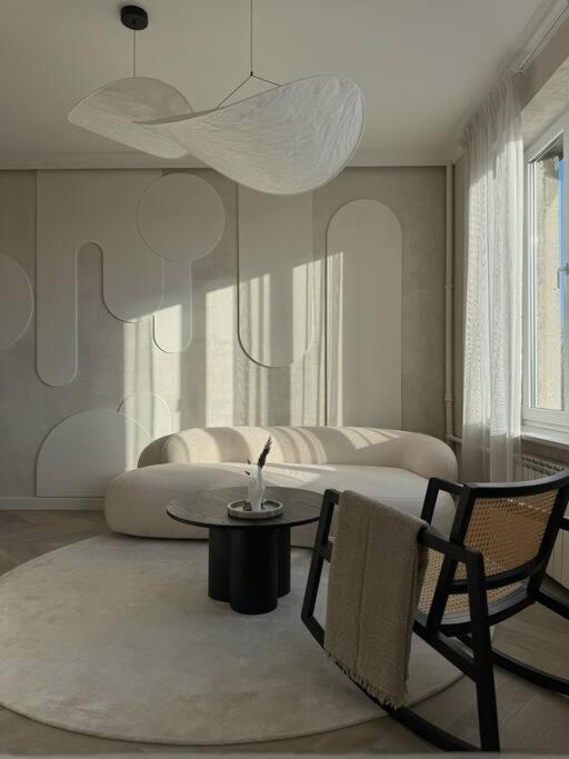 Danes23 - Candy Studio, Self Check-in, Free Parking, Park And River View, Oldtown, A/c Klaipeda