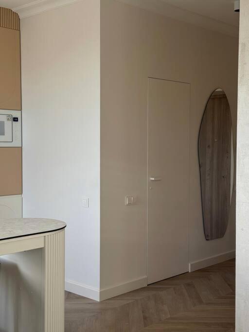 Apartment Danes23 - Candy Studio, Self Check-in, Free Parking, Park And River View, Oldtown, A/c *